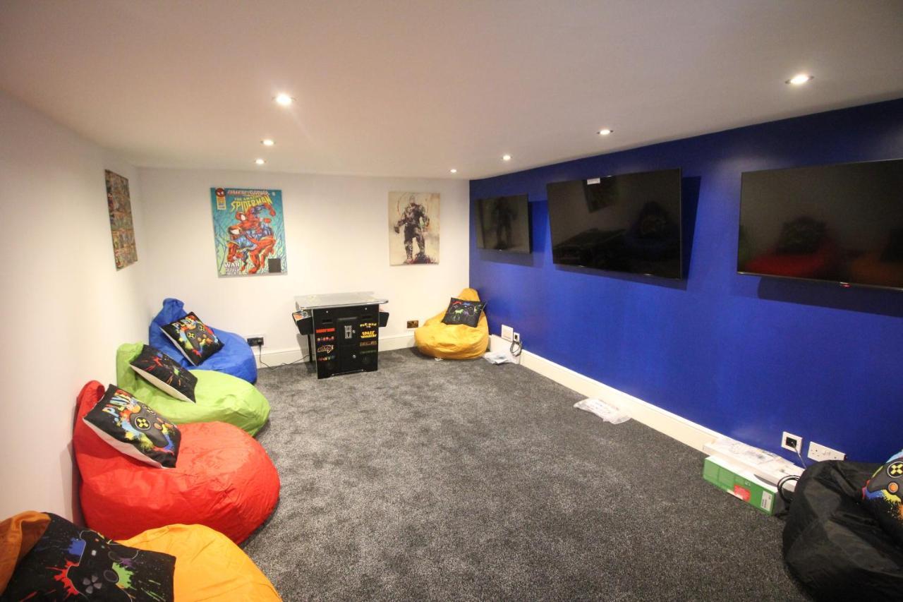 Media Manor - Fully Refurbished In 2022 - Large 6 Bedrooms, 3 Bathrooms Plus Media Games Room Blackpool Exterior foto