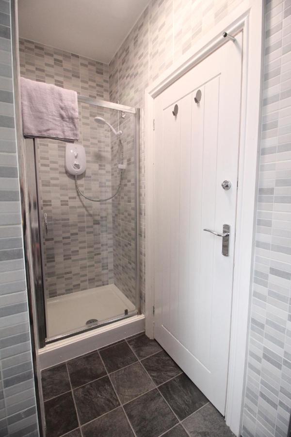 Media Manor - Fully Refurbished In 2022 - Large 6 Bedrooms, 3 Bathrooms Plus Media Games Room Blackpool Exterior foto